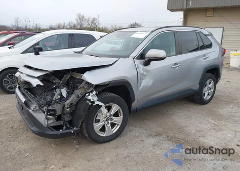 2019 Toyota Rav4 Xle z USA, uszkodzony, nr VIN 2T3P1RFV0KW052861